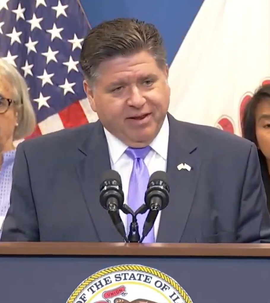 Imagen de Literalmente llevaron a cabo un ataque militar contra un edificio con un helicóptero Black Hawk... No se arresta a todo un edificio, se detiene a todos, se atan niños con bridas, se retiene a ancianos en un camión de mudanzas